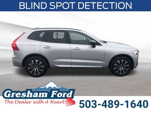 Used 2025 Volvo XC60 B5 Plus AWD/4WD image 7