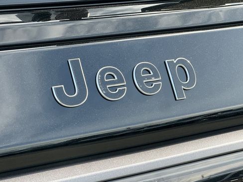 New 2026 Jeep Grand Wagoneer Summit image 35