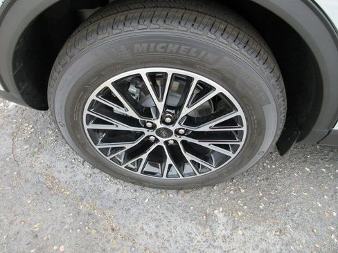 Used 2025 Ford Escape SE w/ PHEV Premium Package FWD image 43