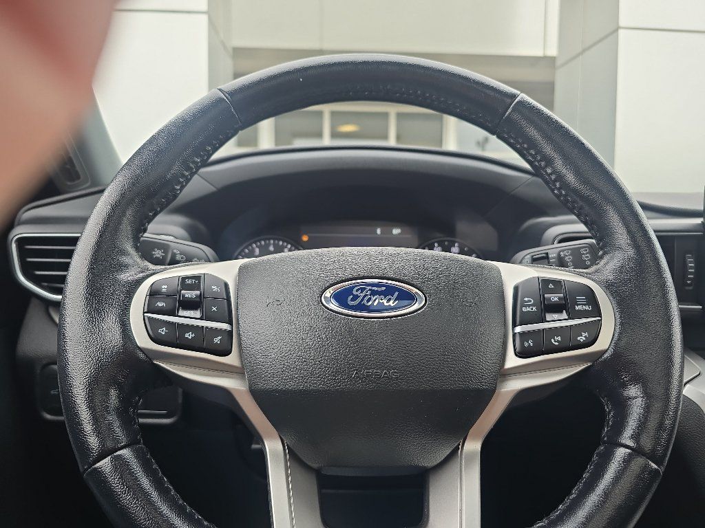 Used 2021 Ford Explorer XLT w/ Equipment Group 202A AWD/4WD image 25