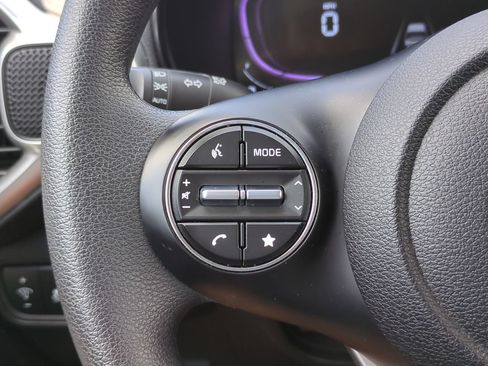Certified 2025 Kia Soul LX w/ LX Technology Package FWD image 23