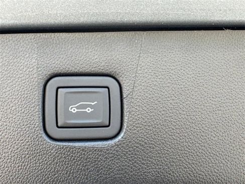 Used 2025 Chevrolet Blazer LT w/ Convenience Package image 15