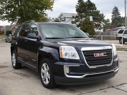 Used 2017 GMC Terrain SLE w/ Convenience Package image 4