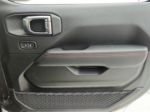 Used 2025 Jeep Wrangler Unlimited Rubicon image 24