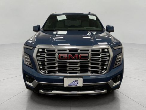 Used 2026 GMC Yukon Denali w/ Denali Reserve Package AWD/4WD image 12