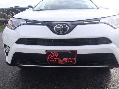 Used 2017 Toyota RAV4 XLE AWD/4WD image 32