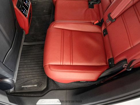 Used 2023 Porsche Cayenne Turbo AWD/4WD image 41