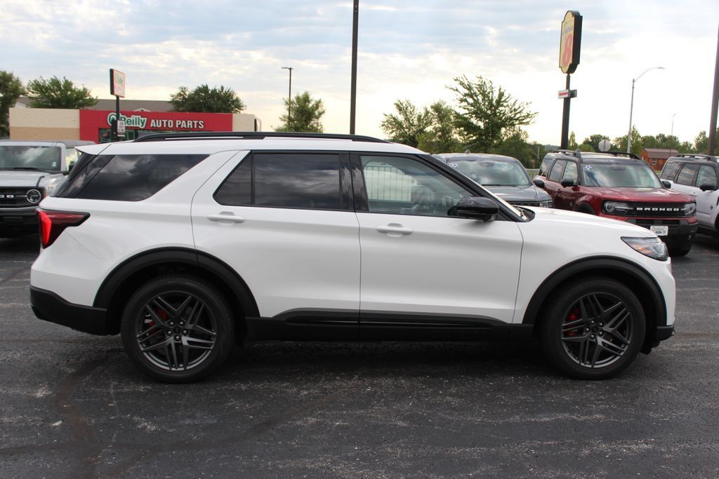 New 2026 Ford Explorer ST w/ Sun And Sound Package AWD/4WD image 6
