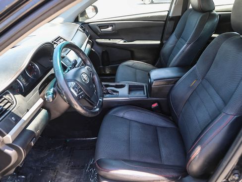Used 2017 Toyota Camry SE FWD image 17
