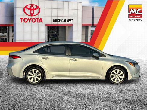 Certified 2025 Toyota Corolla LE FWD image 6