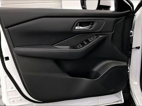 New 2026 Nissan Rogue SV FWD image 31