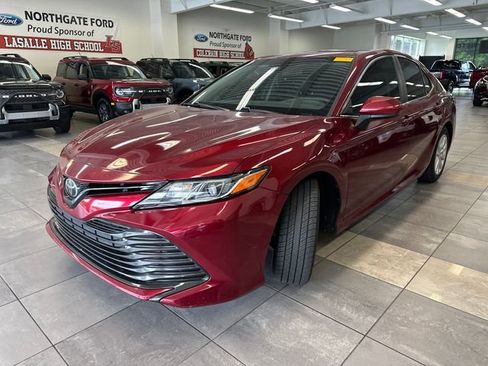Used 2018 Toyota Camry LE FWD image 13