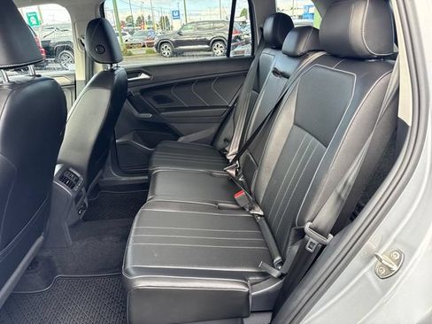 Used 2022 Volkswagen Tiguan SE AWD/4WD image 13