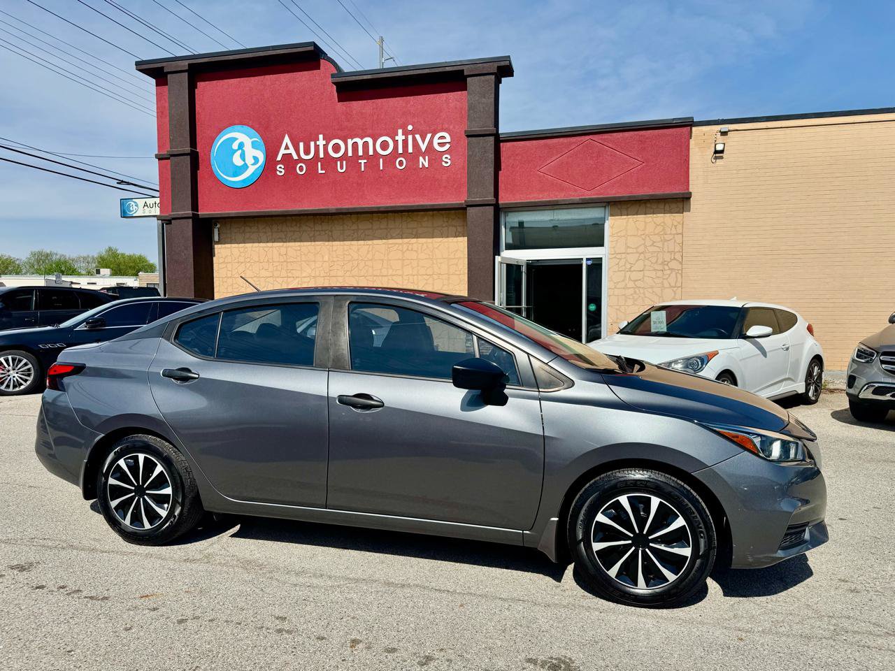 Used 2020 Nissan Versa S FWD image 6