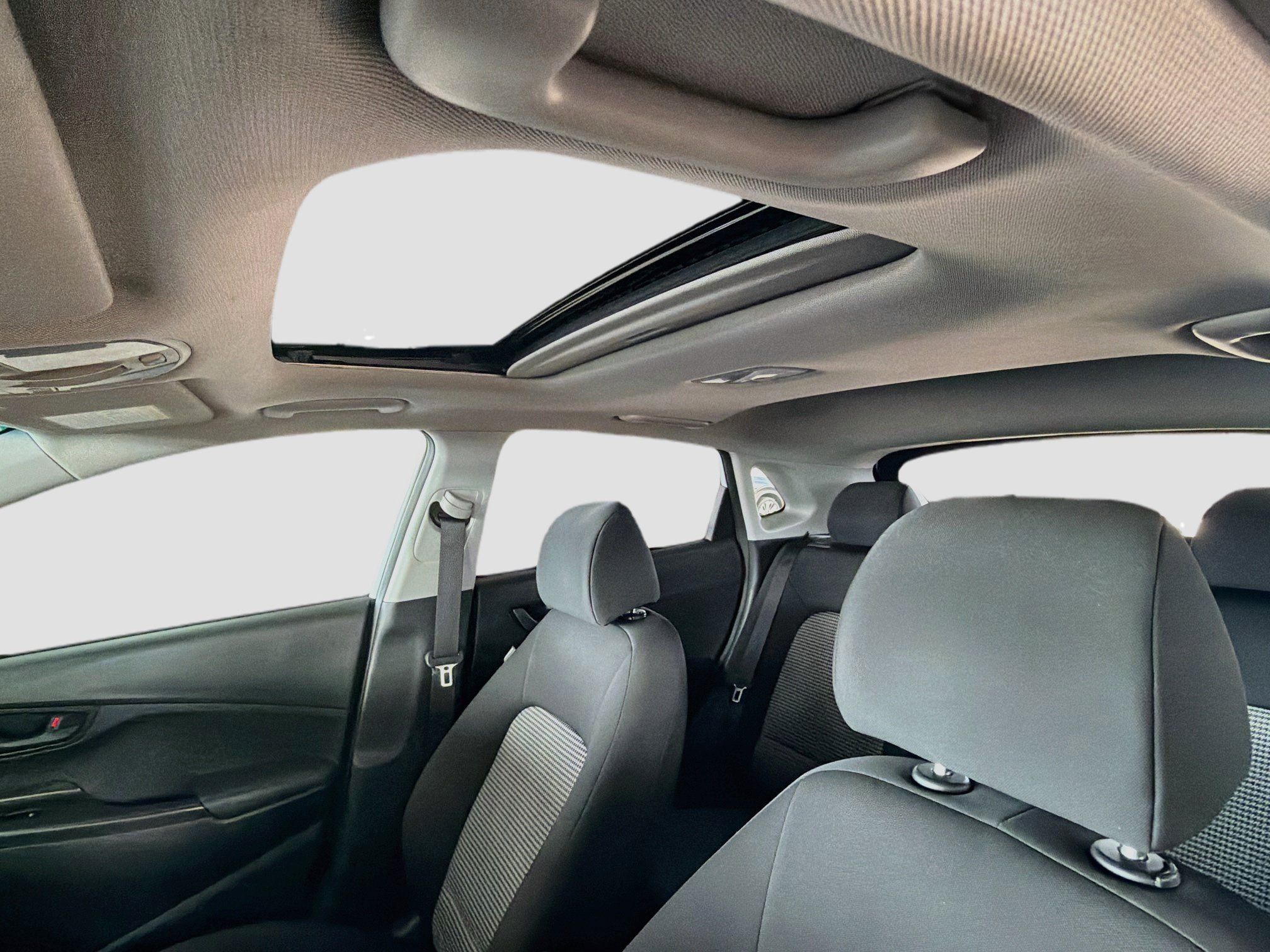 Used 2018 Hyundai Kona SEL w/ SEL Tech Package 02 FWD image 24