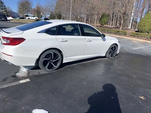 Used 2022 Honda Accord Sport image 11