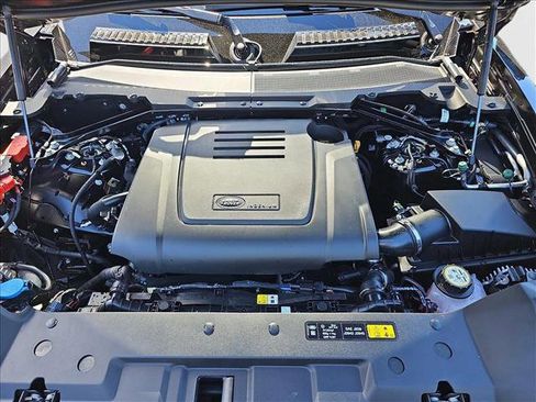 New 2025 Land Rover Defender 110 S image 29