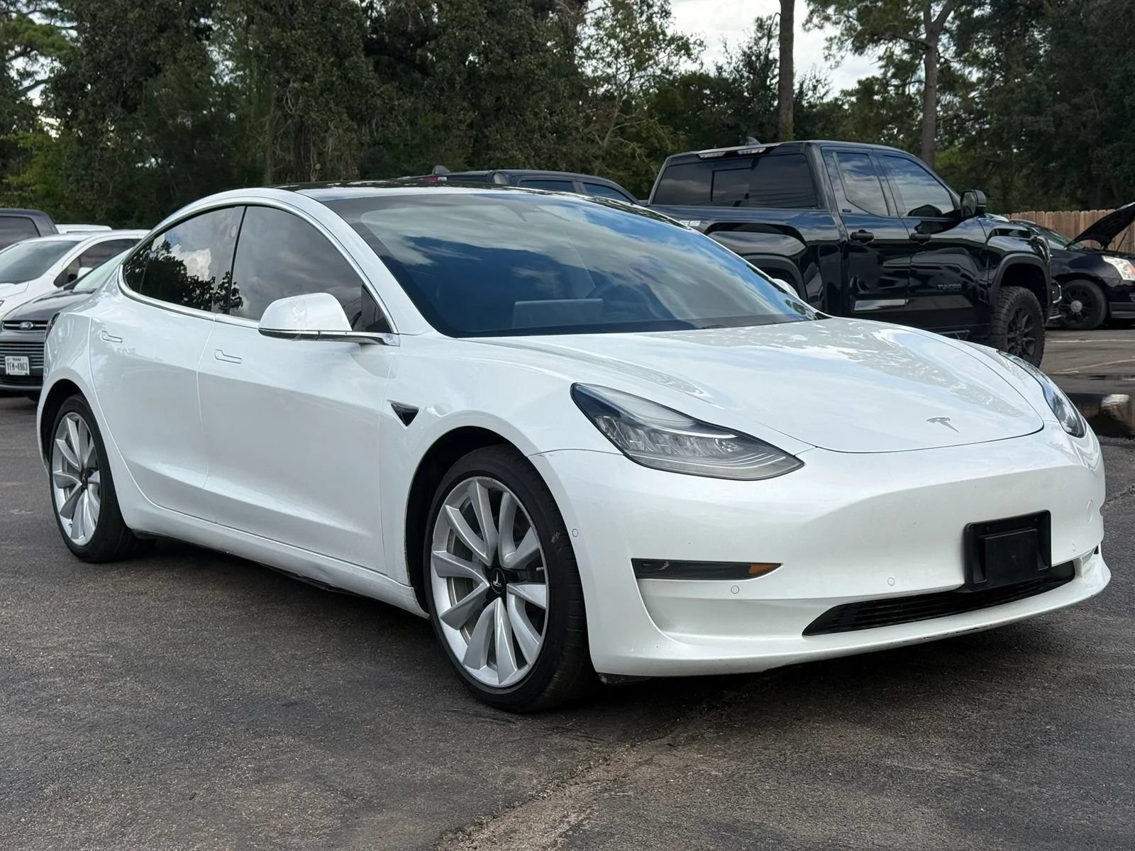Used 2020 Tesla Model 3 Standard Range RWD image 4