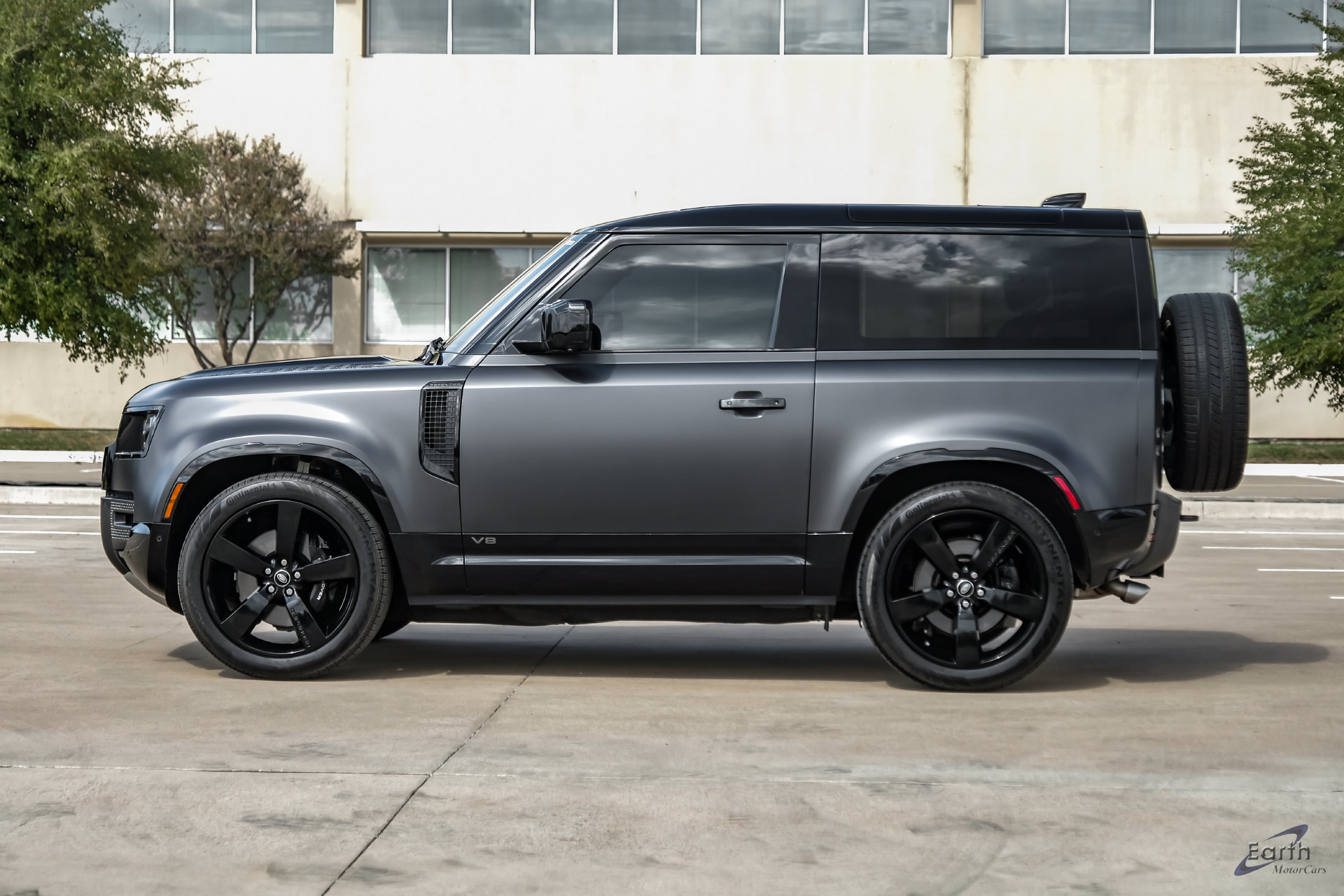 Used 2023 Land Rover Defender 90 V8 AWD/4WD image 7