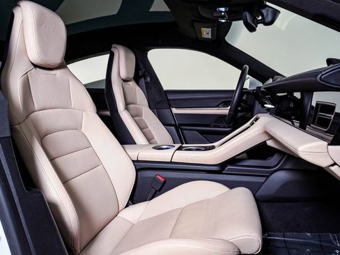 Used 2020 Porsche Taycan Turbo image 15