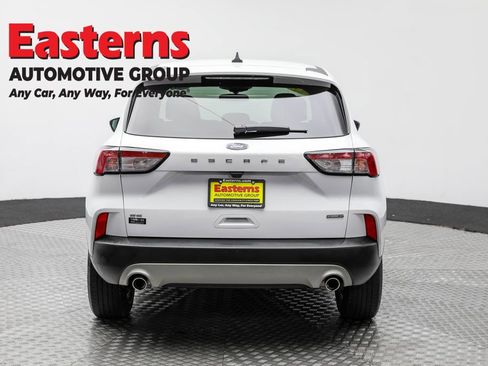 Used 2022 Ford Escape SE image 6