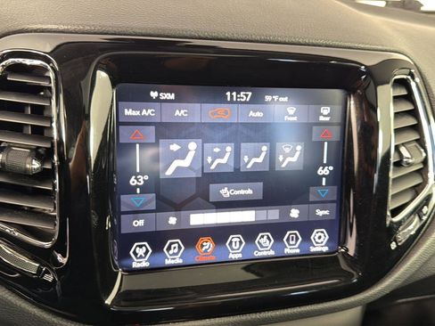 Used 2019 Jeep Compass Limited w/ Advanced Safety Group AWD/4WD image 30