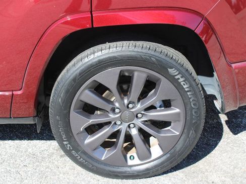 Used 2021 Jeep Cherokee High Altitude image 24