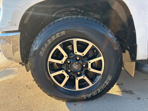 Used 2016 Toyota Tundra SR image 25