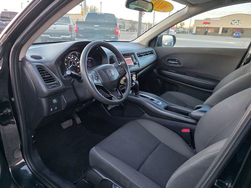 Used 2019 Honda HR-V LX image 3