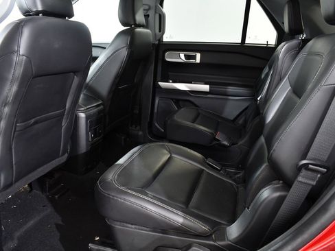 Used 2023 Ford Explorer XLT w/ Equipment Group 202A image 16