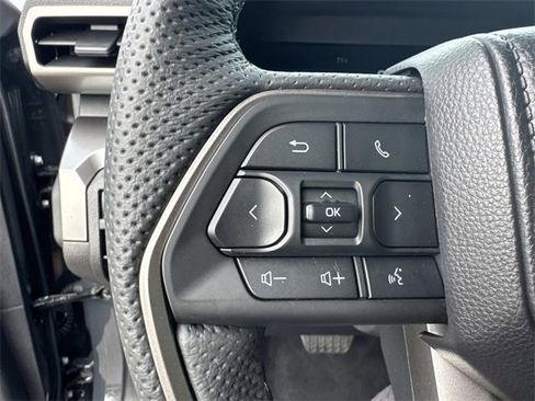 Used 2025 Toyota Tacoma TRD Off-Road image 30