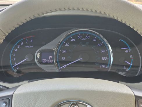 Used 2014 Toyota Sienna Limited image 18