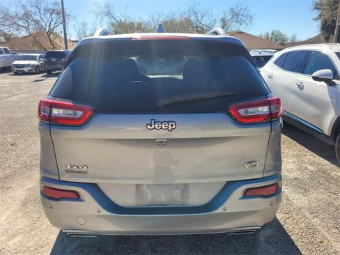 Certified 2016 Jeep Cherokee Overland w/ Technology Group image 6
