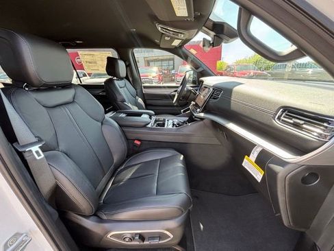 New 2026 Jeep Grand Wagoneer 2WD image 7