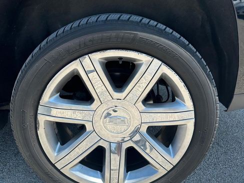 Used 2018 Cadillac Escalade ESV Premium Luxury AWD/4WD image 10