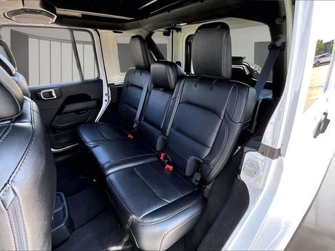 Used 2022 Jeep Wrangler Unlimited Sahara AWD/4WD image 26