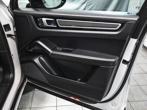 Used 2022 Porsche Cayenne GTS image 21