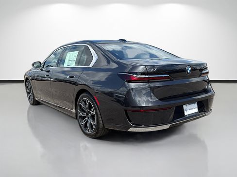 New 2026 BMW i7 eDrive50 w/ Premium Package image 5