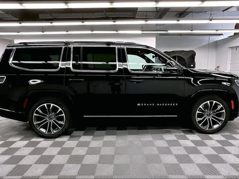 Used 2024 Jeep Grand Wagoneer Series III AWD/4WD image 15