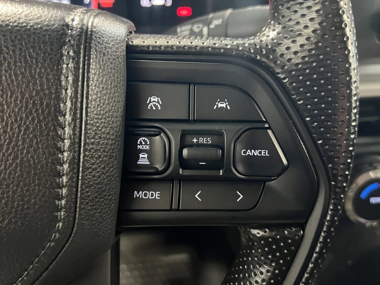 Used 2025 Toyota Tacoma SR5 AWD/4WD image 13
