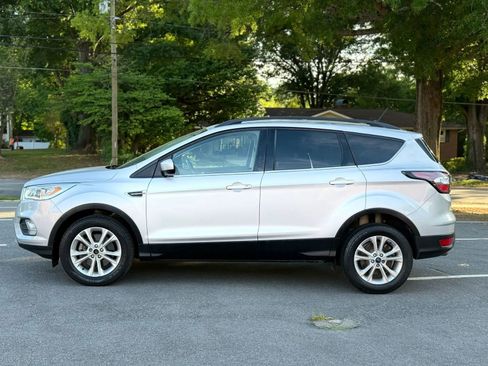 Used 2018 Ford Escape SEL AWD/4WD image 3