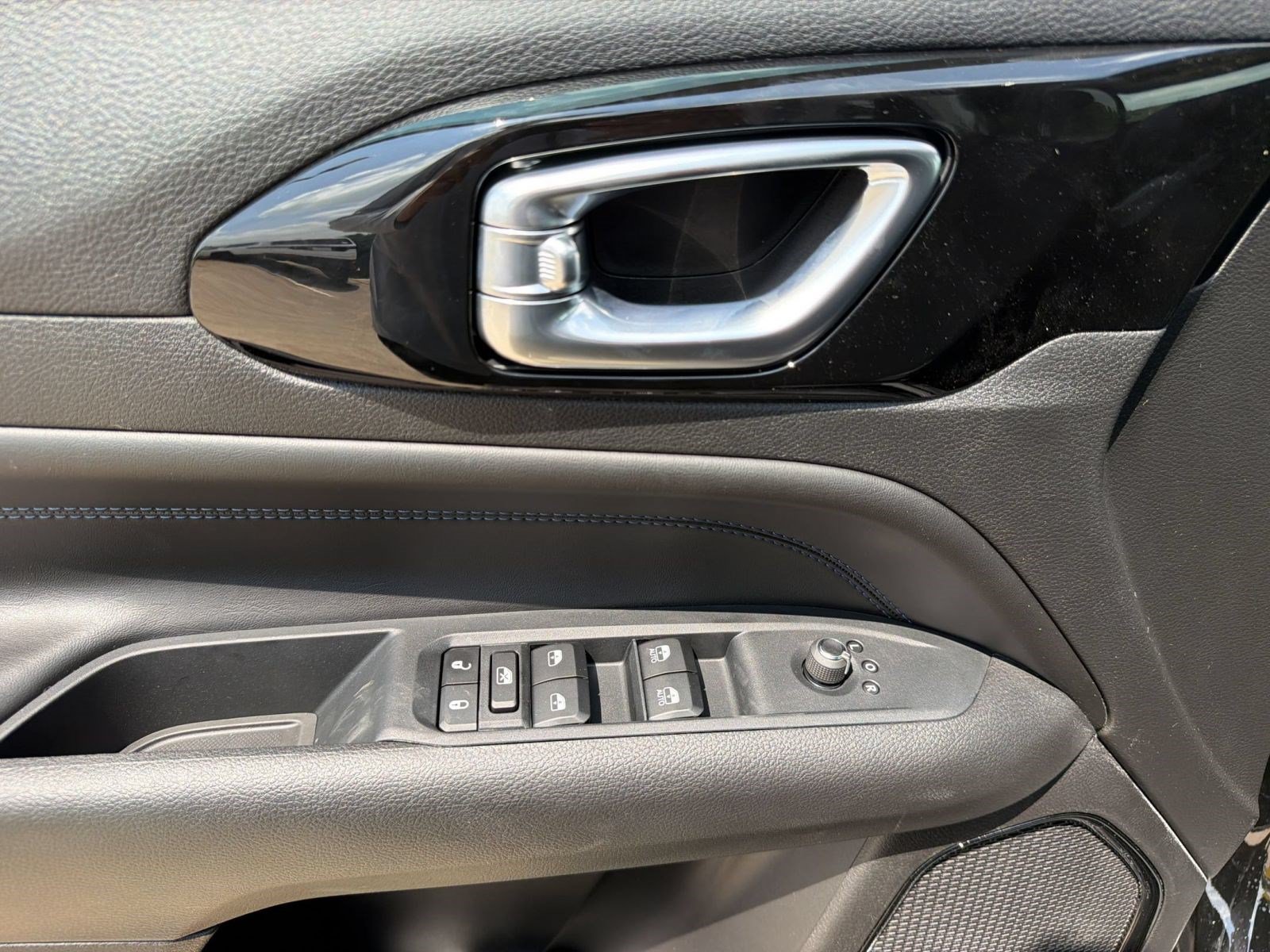 New 2026 Jeep Compass Latitude AWD/4WD image 19