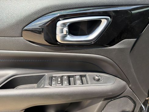 New 2026 Jeep Compass Latitude AWD/4WD image 19