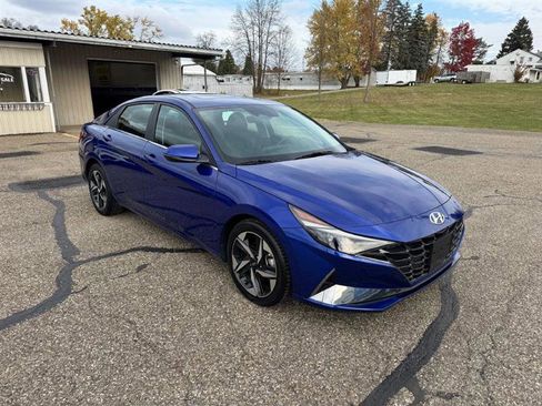 Used 2021 Hyundai Elantra Limited image 38