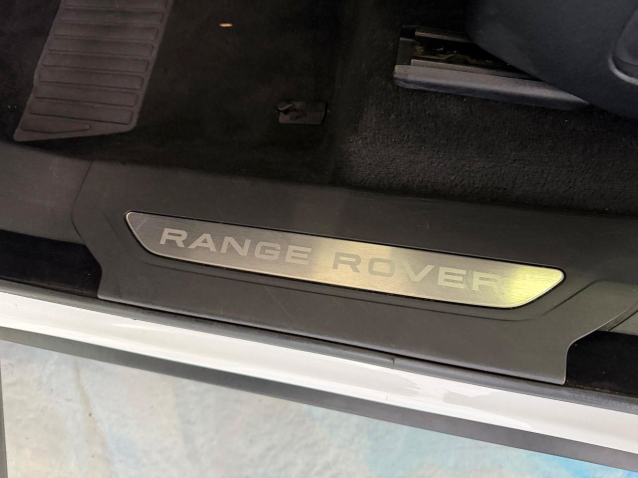 Used 2018 Land Rover Range Rover Velar S AWD/4WD image 15