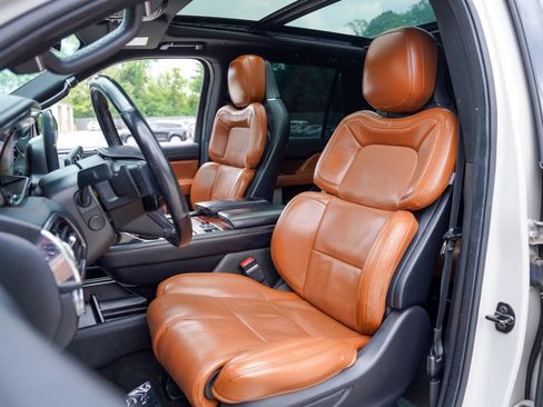 Used 2021 Lincoln Navigator Reserve AWD/4WD image 21