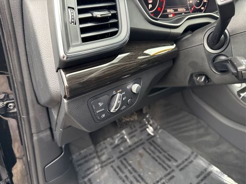 Used 2019 Audi Q5 Prestige w/ Prestige Package image 39