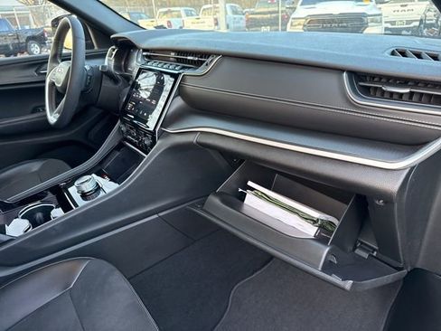 Used 2023 Jeep Grand Cherokee Altitude image 24