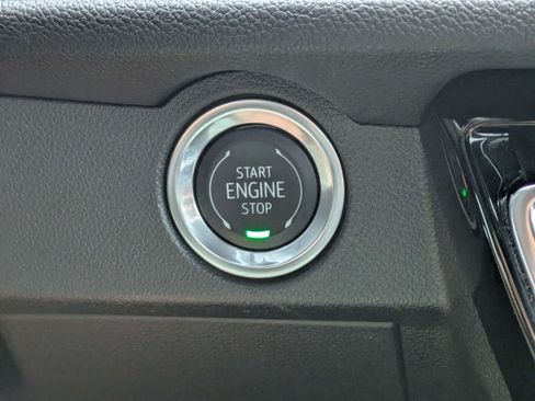 Used 2026 Chevrolet Traverse RS FWD image 26