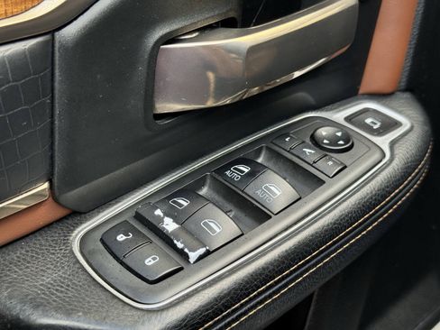 Used 2019 RAM 2500 Limited AWD/4WD image 25